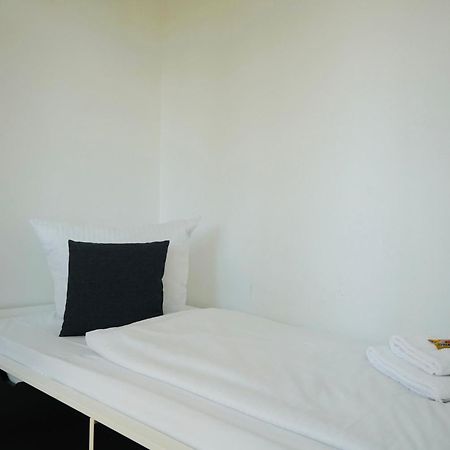 Apartment In Ruhiger Lage-Waschmaschine-Balkon Wolfsburg Buitenkant foto