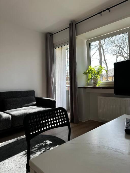 Apartment In Ruhiger Lage-Waschmaschine-Balkon Wolfsburg Buitenkant foto