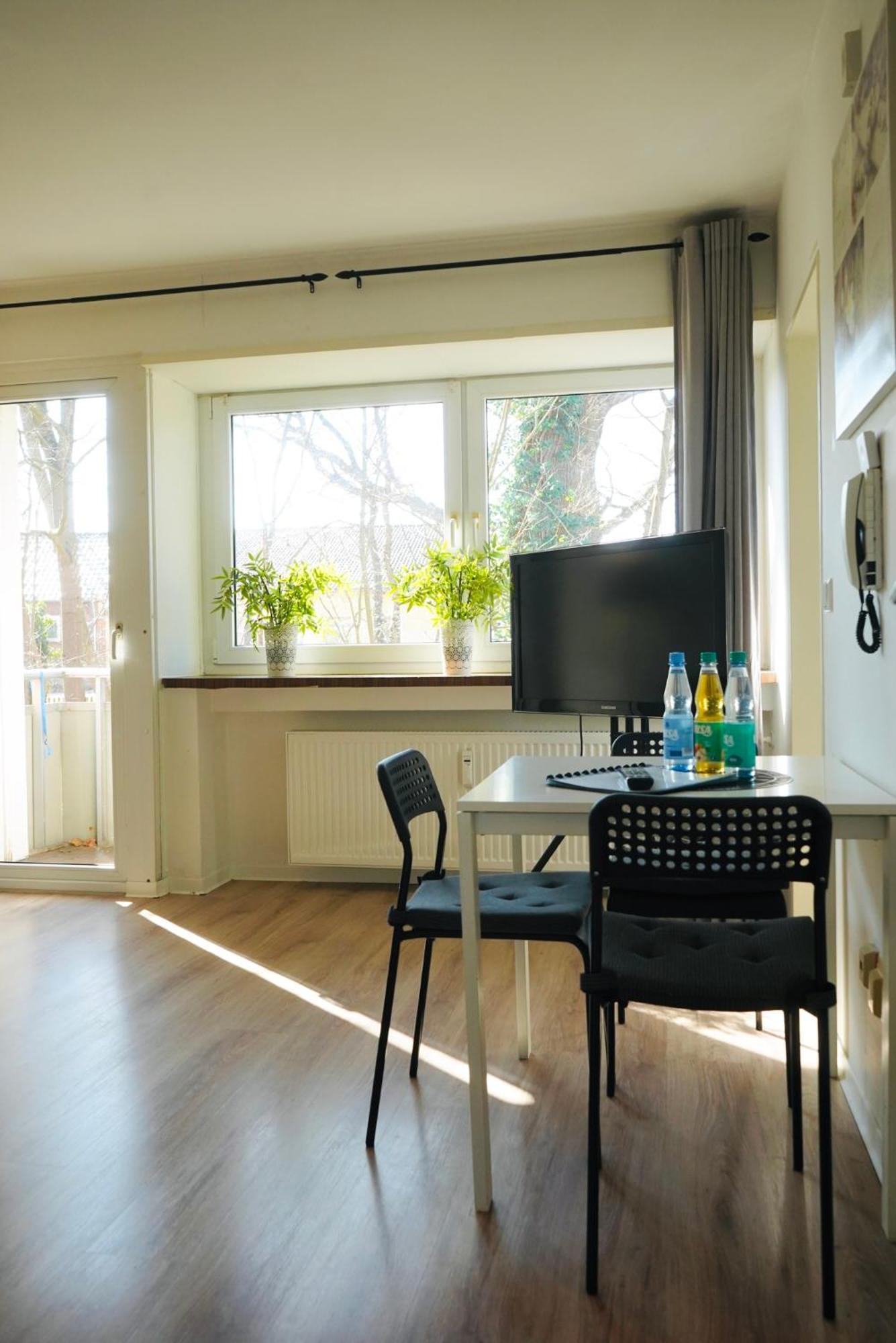 Apartment In Ruhiger Lage-Waschmaschine-Balkon Wolfsburg Buitenkant foto